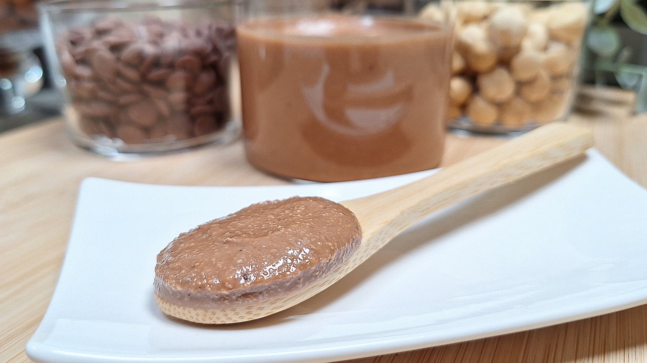 Pâte à tartiner chocolat noisette 🍫 Avec seulement 5 ingrédients!