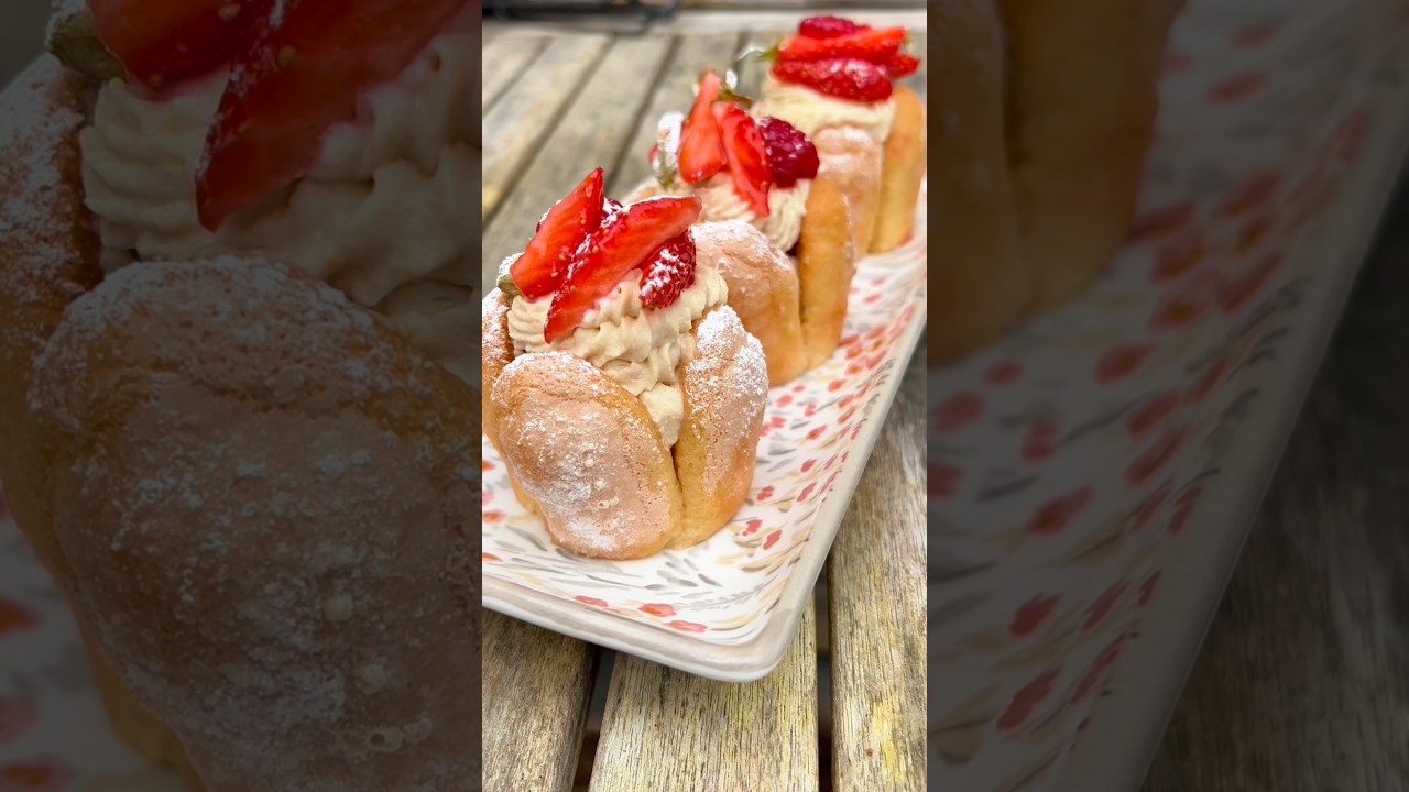 Ces mini charlottes aux fraises sont incroyables ! #fyp #youtubeshorts